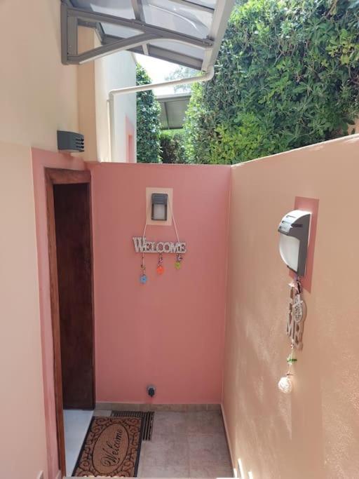Ebony And Ivory Suites Drosiá Exterior foto