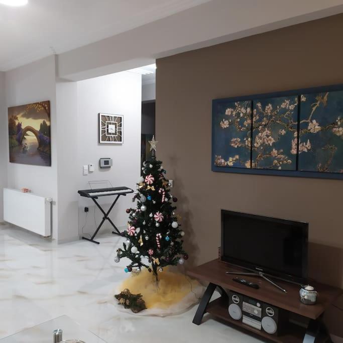 Ebony And Ivory Suites Drosiá Exterior foto
